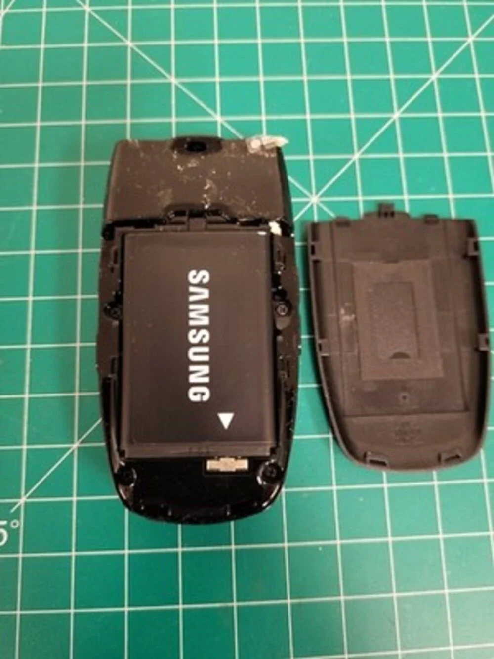 Samsung SPH-A640 Flip Phone Portable Dualband Tri-mode Phone Parts Repair Untest